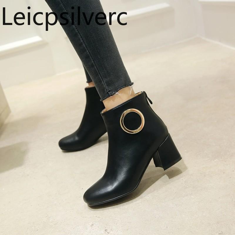 Women's Boots winter new style Square head Back zipper Thick heel mid heel Women's short Boots plus size 32-46 women shoes
Women's Boots winter new style Square head Back zipper Thick heel mid heel Women's short Boots plus size 32-46 women shoes