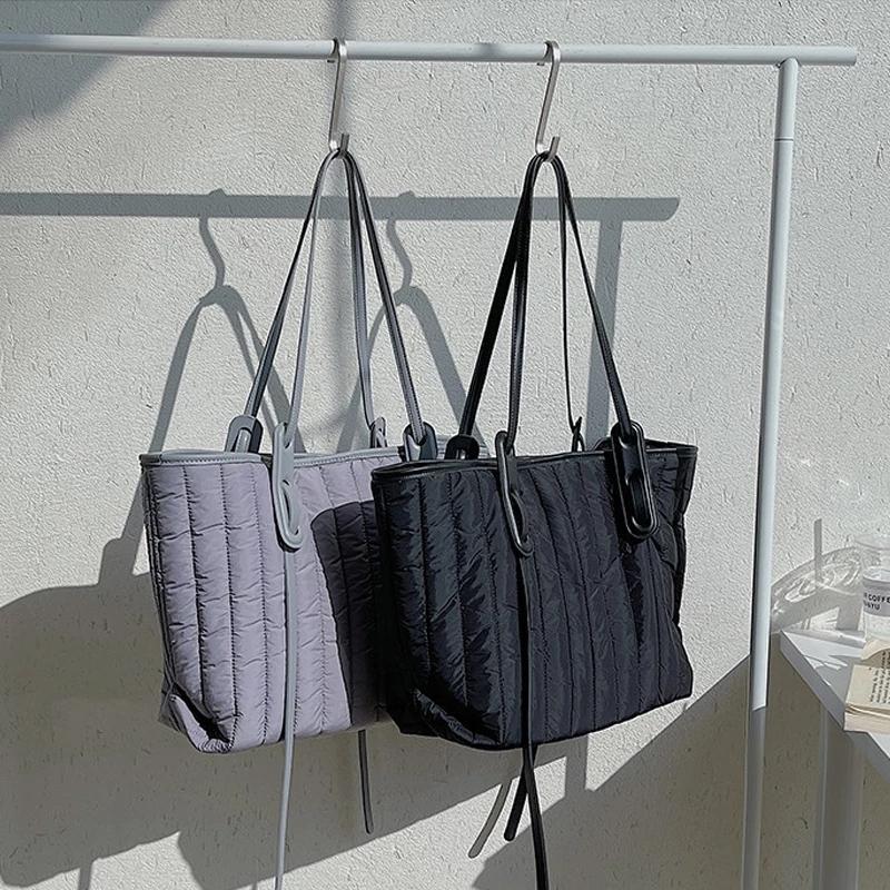 Luxury Nylon Shoulder Bag For Women Large Capacity Cotton Handbags Tote Bags Female 2021 New Design Ladies Top-Handle Bags Purse, Black
Luxury Nylon Shoulder Bag For Women Large Capacity Cotton Handbags Tote Bags Female 2021 New Design Ladies Top-Handle Bags Purse, Black