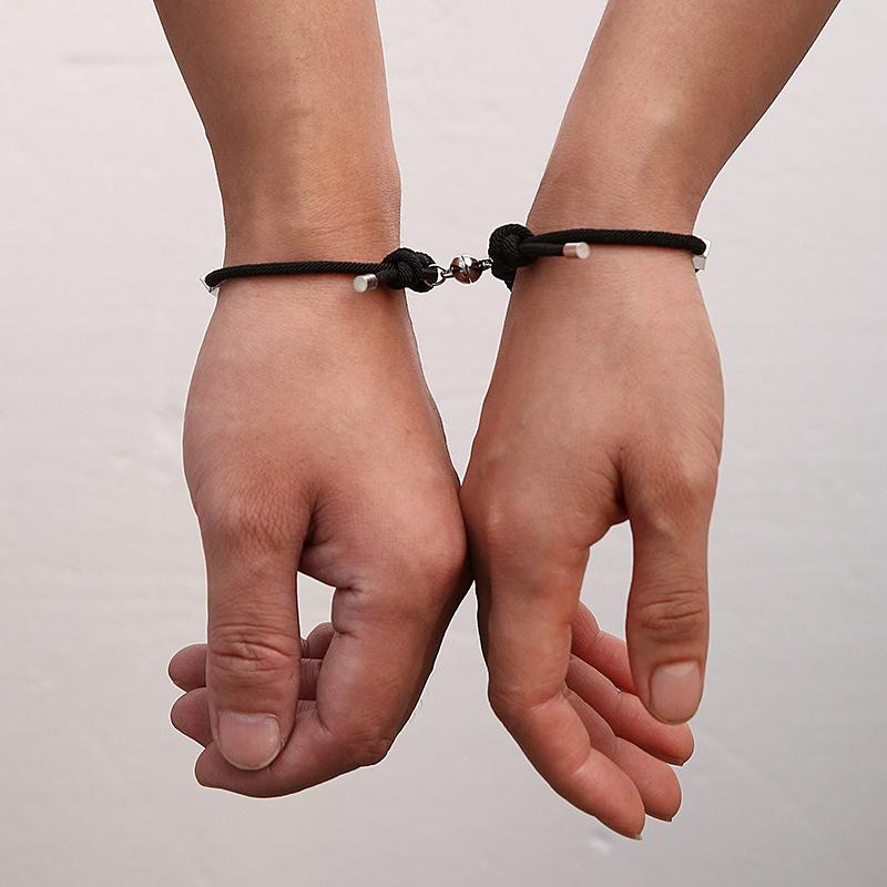 Charm Bracelets 2pcs/set Couple Fashion Cord Braid Chain Bracelet Alloy Pendant Magnet Woven Lover Jewelry Gift
Charm Bracelets 2pcs/set Couple Fashion Cord Braid Chain Bracelet Alloy Pendant Magnet Woven Lover Jewelry Gift