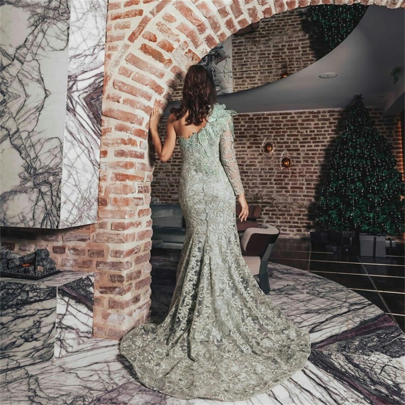 New Arrival Prom Dresses Full Appliqued Lace Halter Mermaid Evening Dresses Chic One Sleeves Formal Pageant Dress Custom Made