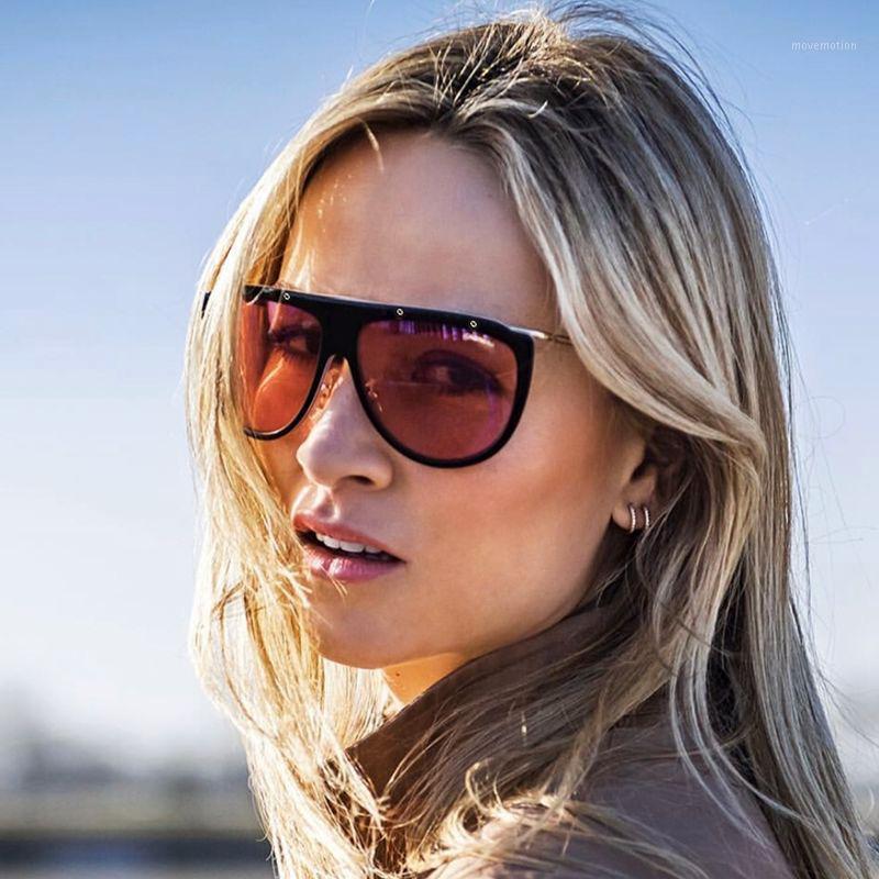 JackJad 2020 Fashion Cool Unique SteamPunk Style Rivets Sunglasses Women Gradient Brand Design Sun Glasses 955721
JackJad 2020 Fashion Cool Unique SteamPunk Style Rivets Sunglasses Women Gradient Brand Design Sun Glasses 955721