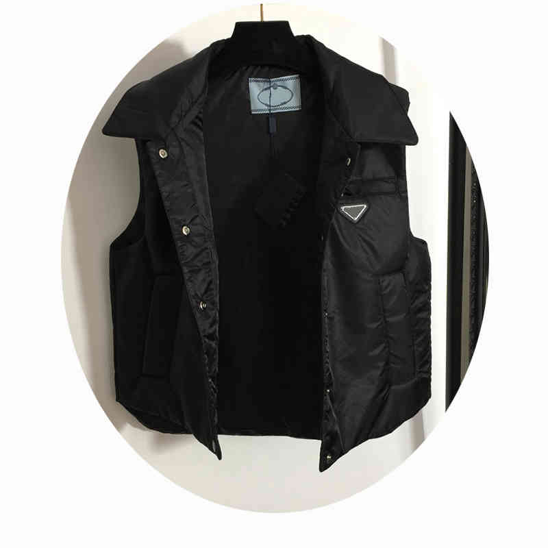 Men's Vests Brand Men Women Winter Sleeveless Designer Jacket Trendy Triangle Badge Couple Warm Vest Coat POIG, 2# packaging bag
Men's Vests Brand Men Women Winter Sleeveless Designer Jacket Trendy Triangle Badge Couple Warm Vest Coat POIG, 2# packaging bag