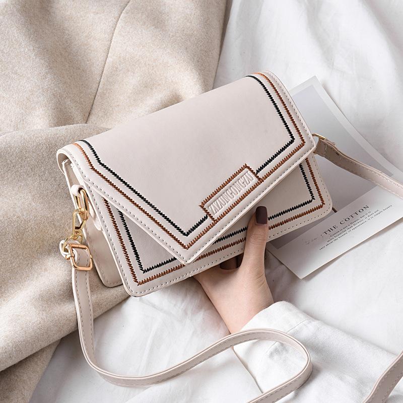 New spring and summer 2021 new irregular section simple one Shoulder Messenger Bag Fashion small square bag broadband, Black
New spring and summer 2021 new irregular section simple one Shoulder Messenger Bag Fashion small square bag broadband, Black