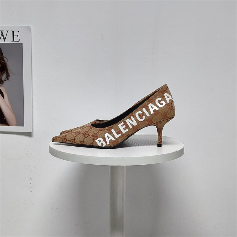 Designer Explosive Women's The Hacker Project Square Knife pump sandals fashion canvas Point toe Stiletto high heels Leather sole shoes 2022
Designer Explosive Women's The Hacker Project Square Knife pump sandals fashion canvas Point toe Stiletto high heels Leather sole shoes 2022
