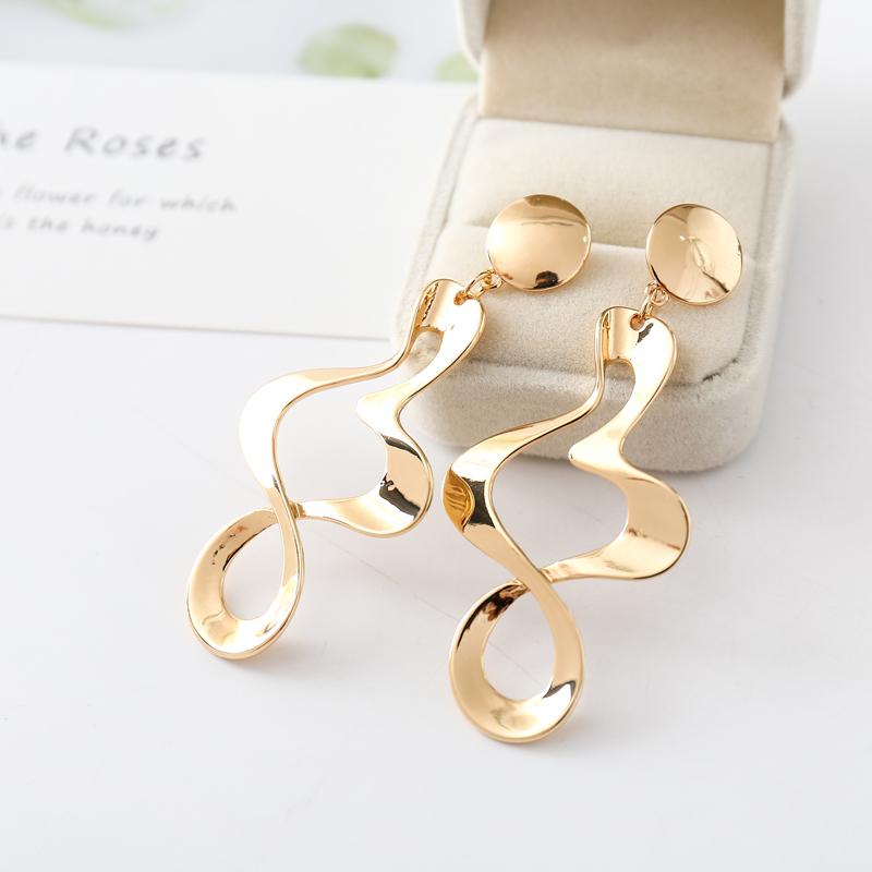 Dangle & Chandelier JUJIE Funny Twist Wave Earrings For Women 2021 Geometric Metal Drop Brincos Jewelry
Dangle & Chandelier JUJIE Funny Twist Wave Earrings For Women 2021 Geometric Metal Drop Brincos Jewelry