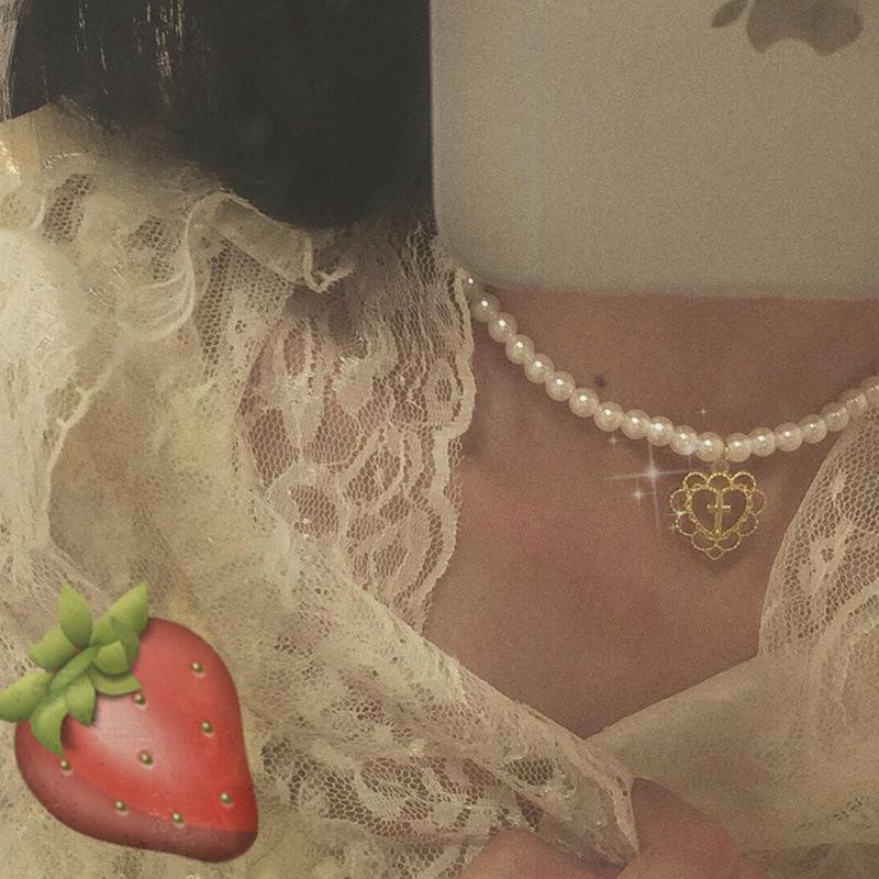 Pearl Heart Cross Love Choker Neckle Vintage 90s Style Aesthetic Harajuku Tumblr vaporwave aesthetic art hoe egirl dropshipping
Pearl Heart Cross Love Choker Neckle Vintage 90s Style Aesthetic Harajuku Tumblr vaporwave aesthetic art hoe egirl dropshipping