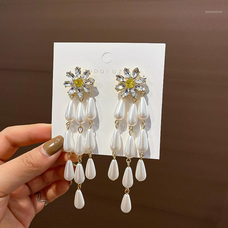 Korean Style Simple Girl Exaggerated Zircon Flowers Imitation Pearl Tassel Drop Earrings for Women Fashion Jewelry Accessories1
Korean Style Simple Girl Exaggerated Zircon Flowers Imitation Pearl Tassel Drop Earrings for Women Fashion Jewelry Accessories1