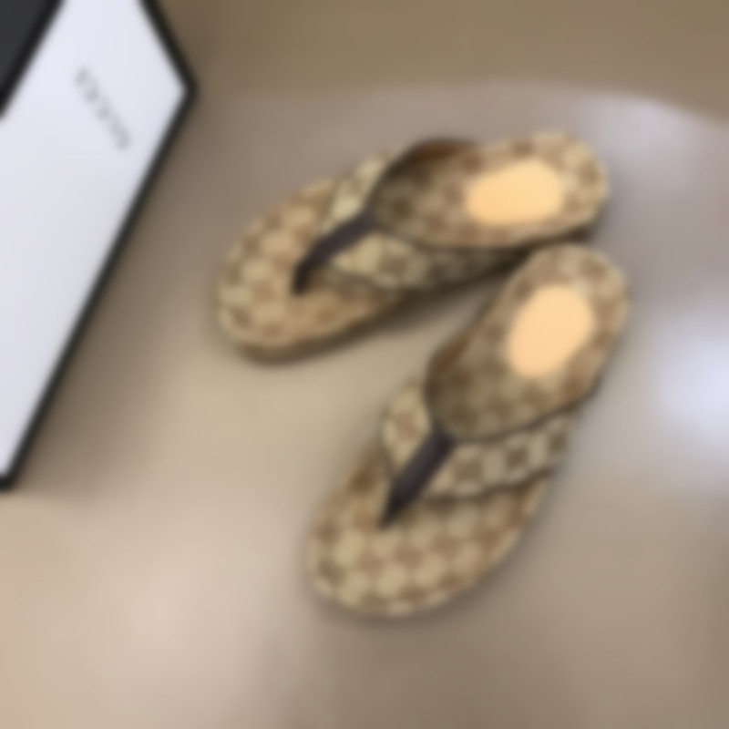 2020 Men Women Sandals Designer Shoes Luxury Slide Summer Fashion Wide Flat Slippery Sandals Slipper Flip Flop size 38-45 RD226
2020 Men Women Sandals Designer Shoes Luxury Slide Summer Fashion Wide Flat Slippery Sandals Slipper Flip Flop size 38-45 RD226