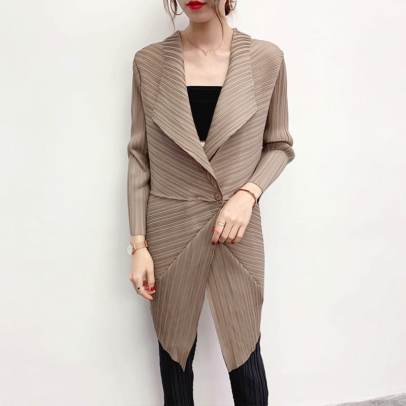 LANMREM High qualty personality pleated long coat for female Summer temperament single button loose large size trench YJ175 201111