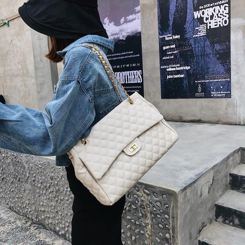 2021 New Fashion Autumn and Winter Women Shoulder Bag Handbags and Purse Fashionable Leather Handbags Casual Tote Crossbody Bag, Black
2021 New Fashion Autumn and Winter Women Shoulder Bag Handbags and Purse Fashionable Leather Handbags Casual Tote Crossbody Bag, Black