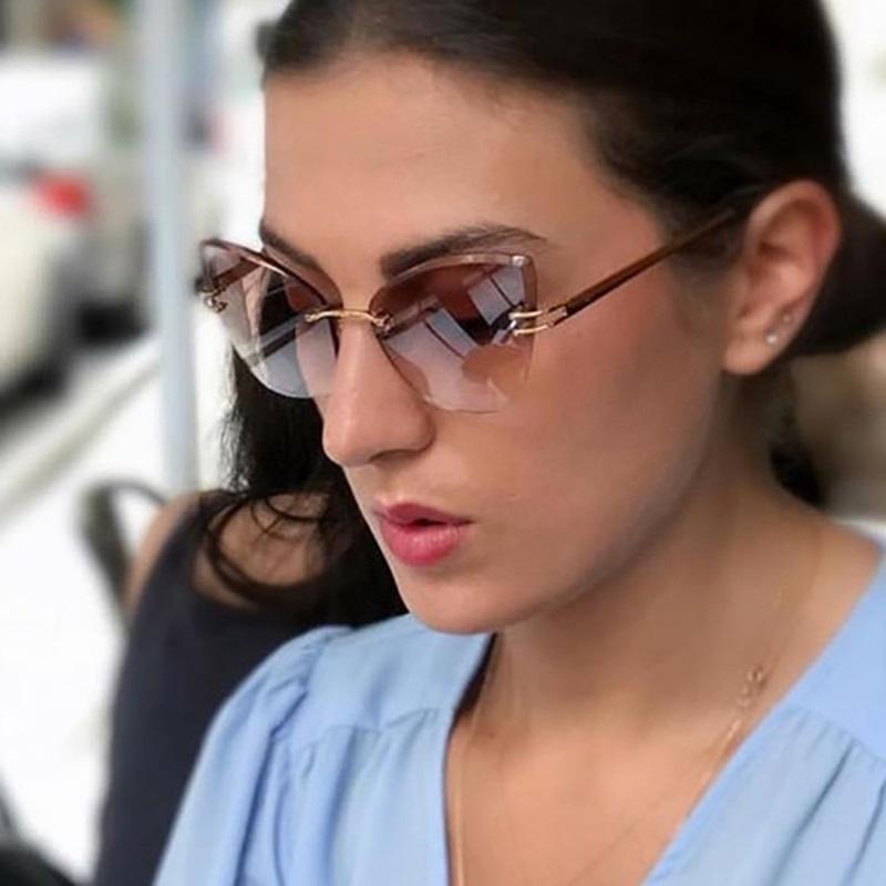 Elegant Stylish Women Sunglasses Cat Eye Rimless Sunglass Fashion Designer Female Cateye Sun Glasses UV400 DE0623
Elegant Stylish Women Sunglasses Cat Eye Rimless Sunglass Fashion Designer Female Cateye Sun Glasses UV400 DE0623