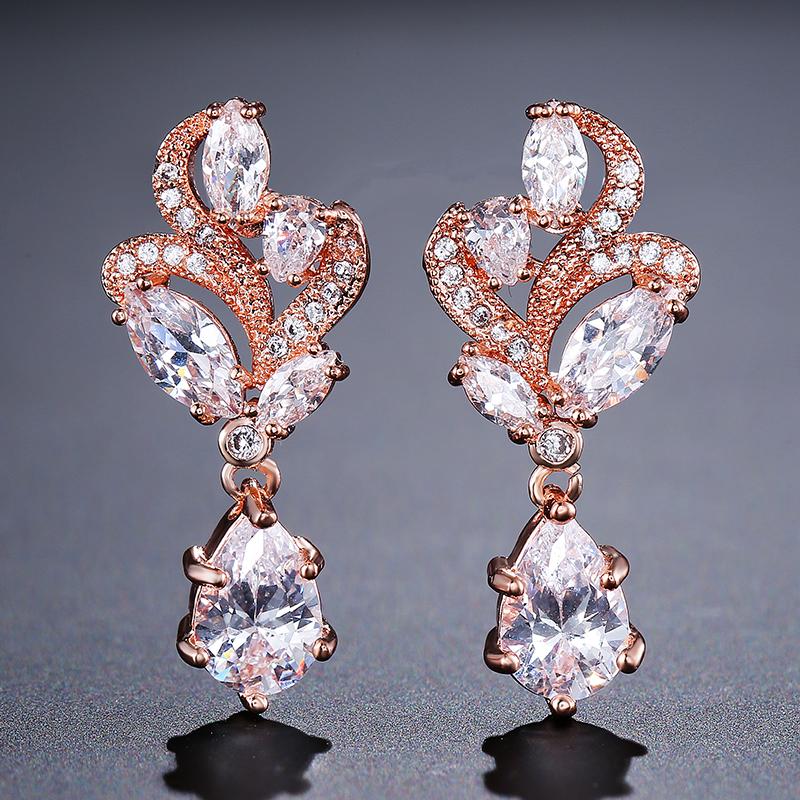 UILZ Fashion Water Drop Cubic Zirconia Leaf Cluster Flower Dangle Drop Earrings For Women Girl Wedding Jewelry UE263
UILZ Fashion Water Drop Cubic Zirconia Leaf Cluster Flower Dangle Drop Earrings For Women Girl Wedding Jewelry UE263