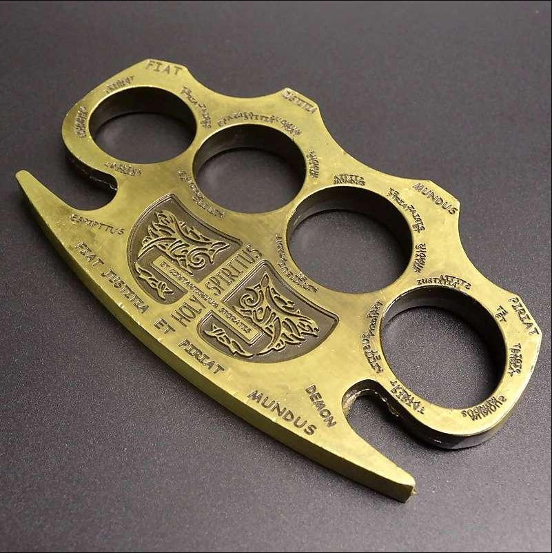 High Hardness Hell Detective Constantine Brass Knuckle Outdoor EDC tools Knuckles Duster Buckle Break window Self-Defense tool 57865
High Hardness Hell Detective Constantine Brass Knuckle Outdoor EDC tools Knuckles Duster Buckle Break window Self-Defense tool 57865