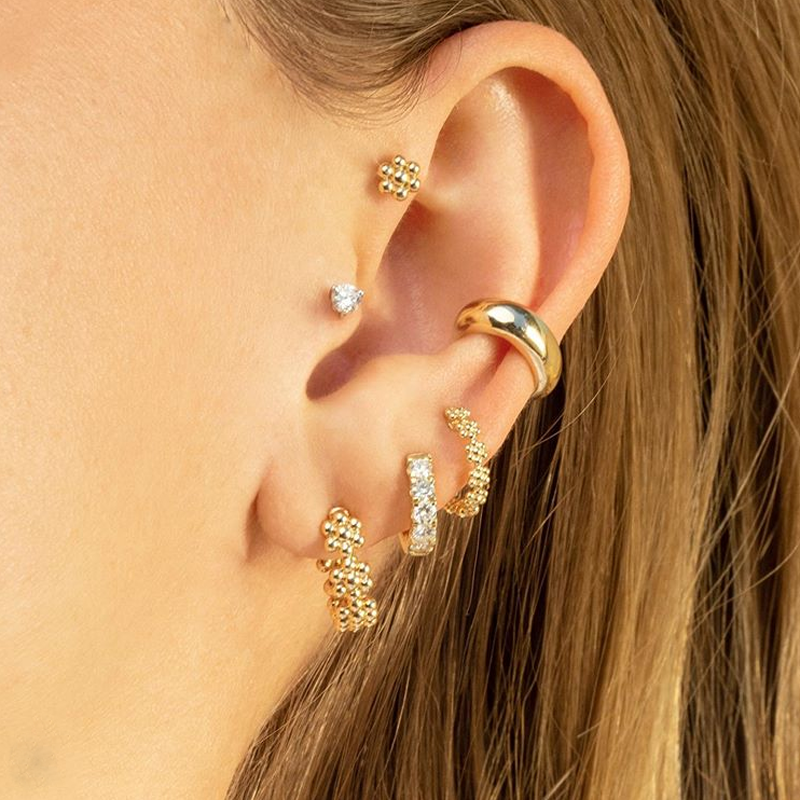 Korean Vintage Fashion No Stone Design Metal Gold Daizy Polished Earrings For Women Girl Daily Medium Hoop Personality Accessories Gifts