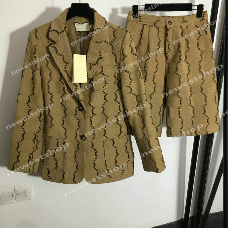 2022 Womens Tracksuits western clothing Blazer designer autumn luxury women outwear coat casual letter print shorts Blazers Male dress suit, Khaki
2022 Womens Tracksuits western clothing Blazer designer autumn luxury women outwear coat casual letter print shorts Blazers Male dress suit, Khaki