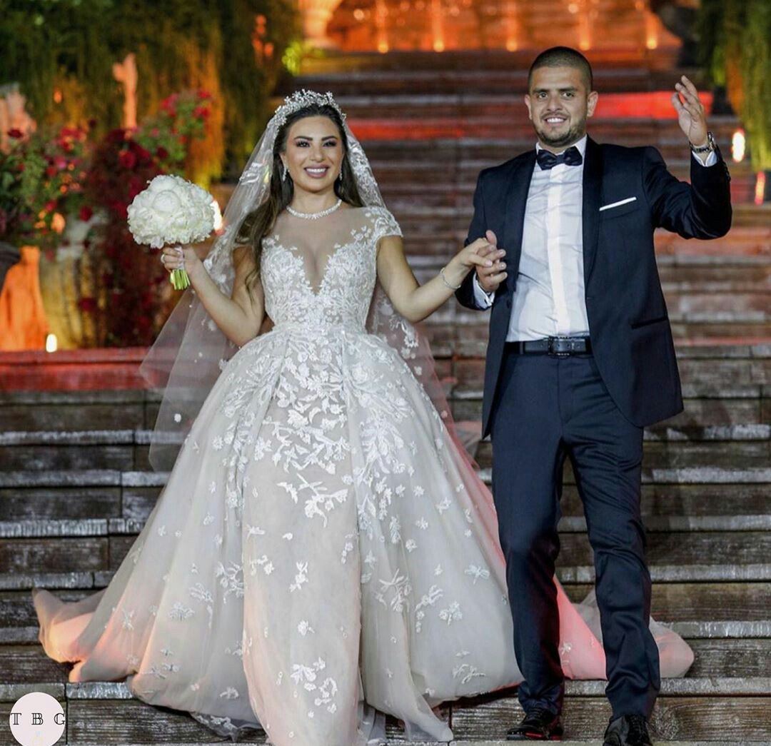 Elegant A Line Wedding Dresses with Detachable Train Sheer Jewel Neck Short Sleeve Bridal Gowns Illusion Appliques Wedding robes de mariée