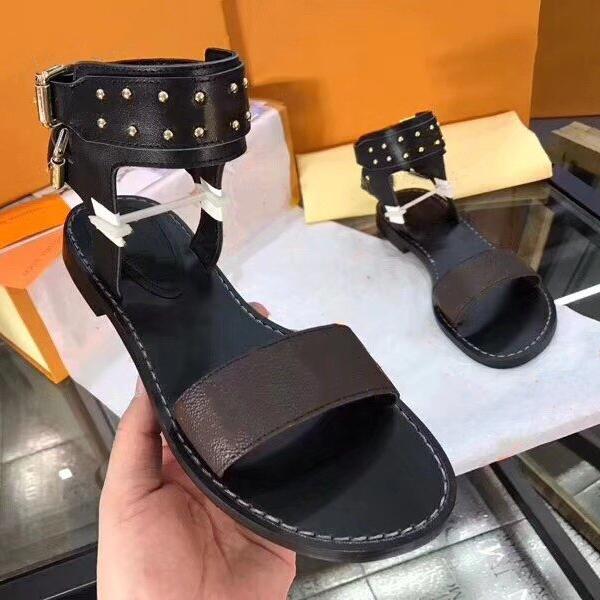 With Box Men Print Patent Shoes Sandals Slippers Roman Style Orange Print Flat Bottom Belt Buckle Fashion Personality Women
With Box Men Print Patent Shoes Sandals Slippers Roman Style Orange Print Flat Bottom Belt Buckle Fashion Personality Women