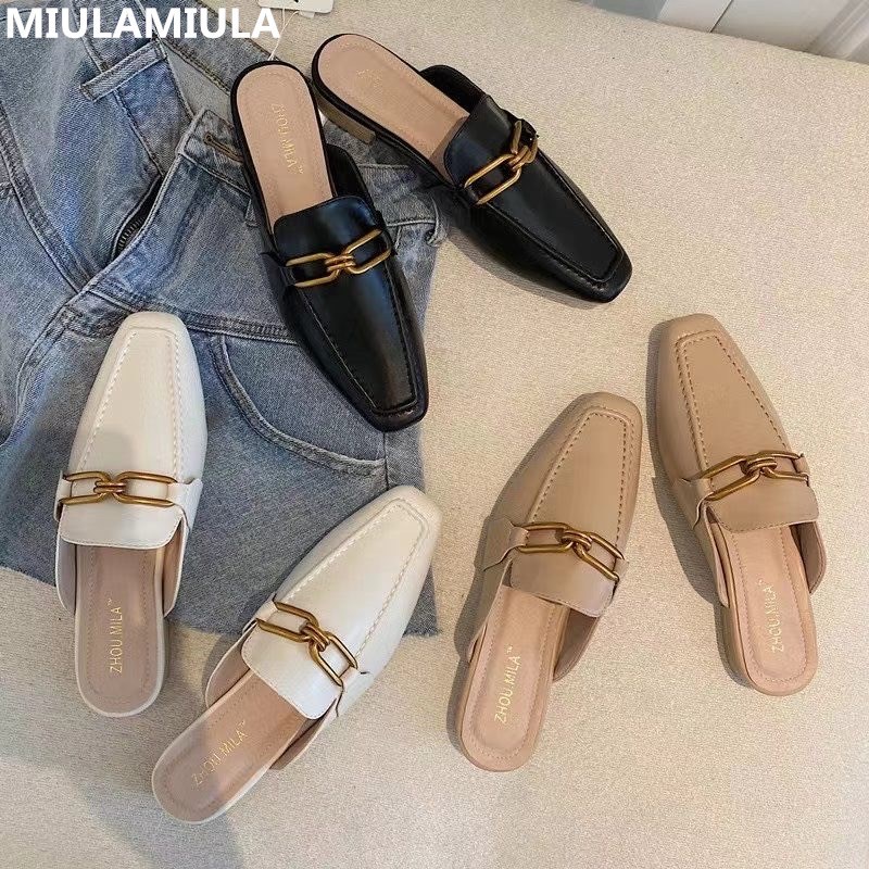 2020 New Fashion Luxury Metal Chain Flat Leather Slides Women's Slippers Designer Shoes Slip On Loafers Mules Flip Flops Outside X1020, Black
2020 New Fashion Luxury Metal Chain Flat Leather Slides Women's Slippers Designer Shoes Slip On Loafers Mules Flip Flops Outside X1020, Black