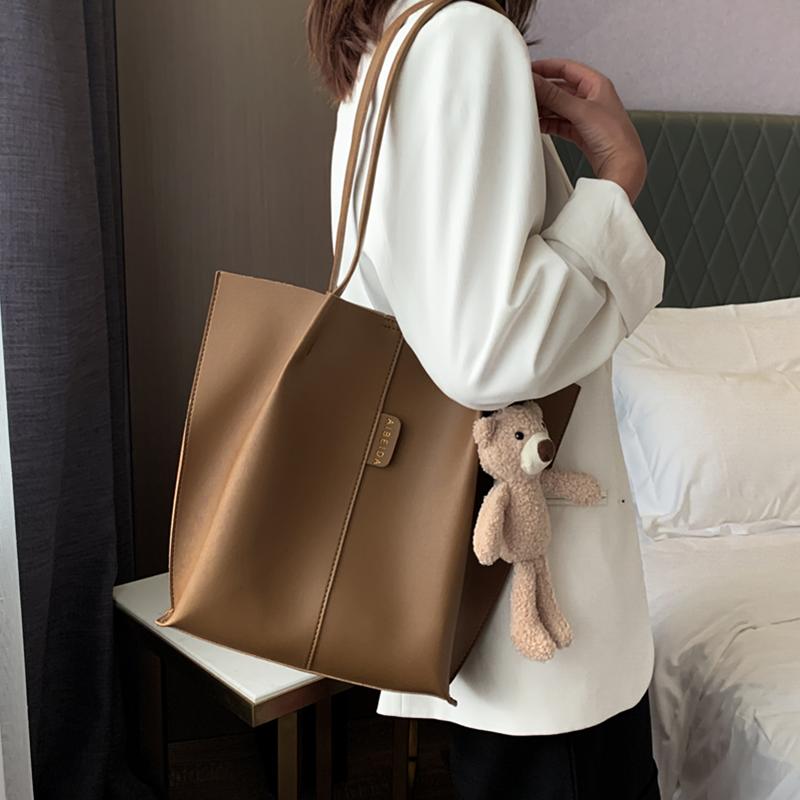2021 New Fashion Handbag Women Luxury Soft Leather Tote Bags Large Capacity Shoulder Composite Bag Ladies Big Solid Shopper Bag, Black
2021 New Fashion Handbag Women Luxury Soft Leather Tote Bags Large Capacity Shoulder Composite Bag Ladies Big Solid Shopper Bag, Black