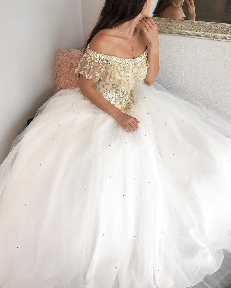 Gold Embroidered Beaded White Quinceanera Dresses Boho Off The Shoulder Tulle Ball Gowns Prom Dresses robes de soirée Sweet 16 Dresses