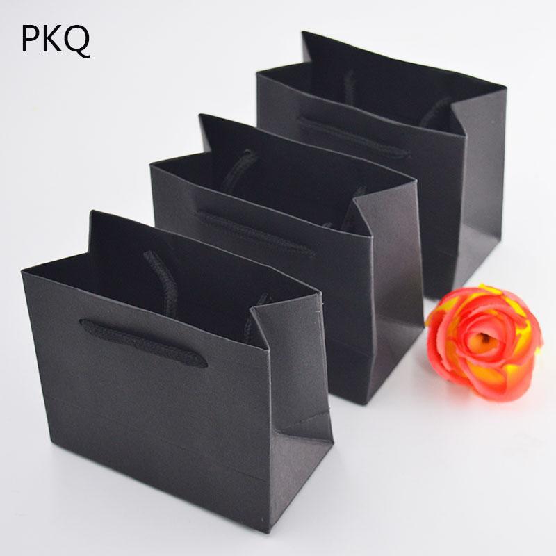 10pcs White Black High Quality Paper Gift Bag Kraft Paper Candy Box With Handle Wedding Birthday Party Gift Package Bag1
10pcs White Black High Quality Paper Gift Bag Kraft Paper Candy Box With Handle Wedding Birthday Party Gift Package Bag1