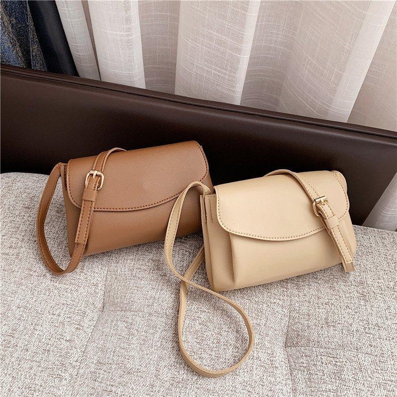 Shoulder Bags Casual Solid Color Women Simple Flap Messenger Handbags Fashion Vintage PU Leather Ladies Daily Crossbody, Black
Shoulder Bags Casual Solid Color Women Simple Flap Messenger Handbags Fashion Vintage PU Leather Ladies Daily Crossbody, Black