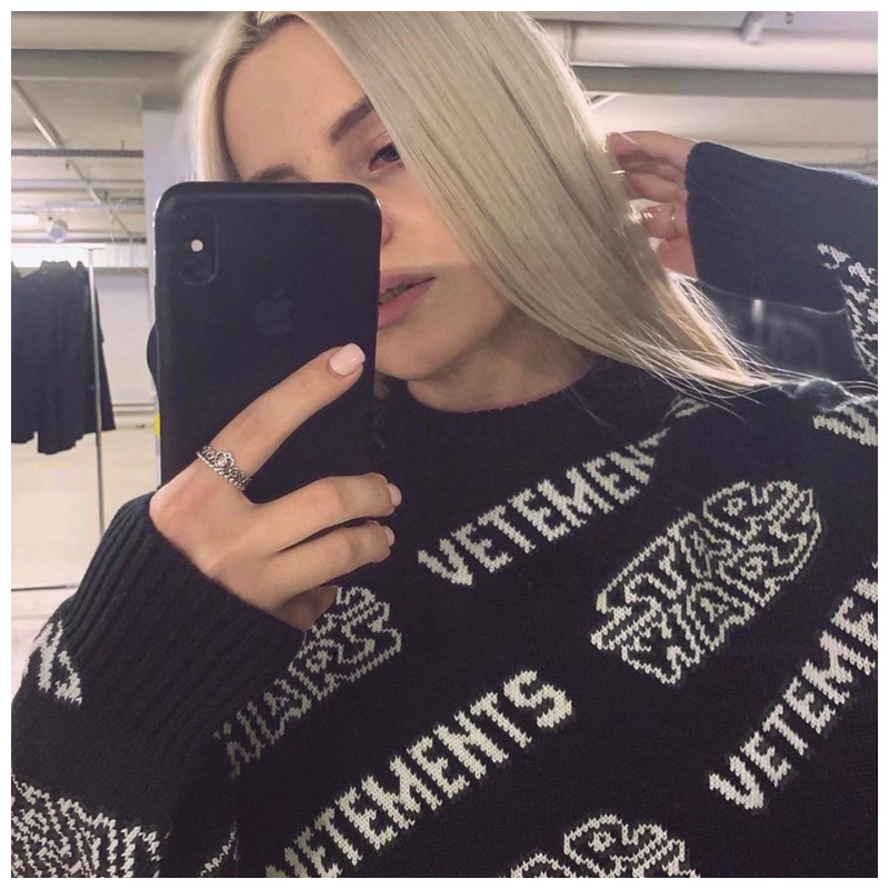 2021 Japanese Street Style Winter New Black White Whole Body Knitwear for Men and Women Hip Hop Sweater Couple Sn2n
2021 Japanese Street Style Winter New Black White Whole Body Knitwear for Men and Women Hip Hop Sweater Couple Sn2n