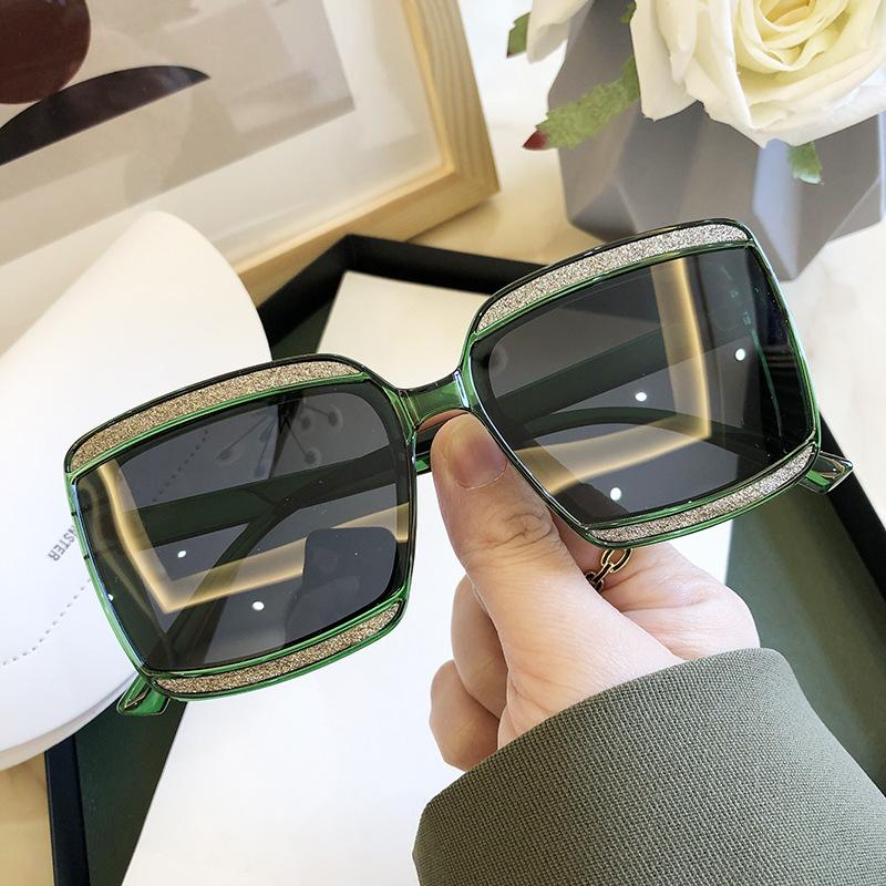 High Quality New Trendy women's Shining Sunglasses 2020 New Shades Fashion Square Sunglasses Female Lady Eyewear 
High Quality New Trendy women's Shining Sunglasses 2020 New Shades Fashion Square Sunglasses Female Lady Eyewear
