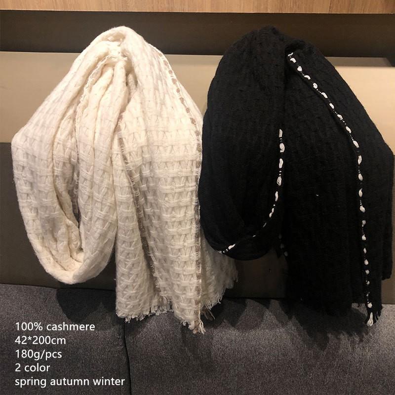 Naizaiga 100% cashmere Casual style warm and comfortable wild beard white black women thick scarf , JRYY71 
Naizaiga 100% cashmere Casual style warm and comfortable wild beard white black women thick scarf , JRYY71