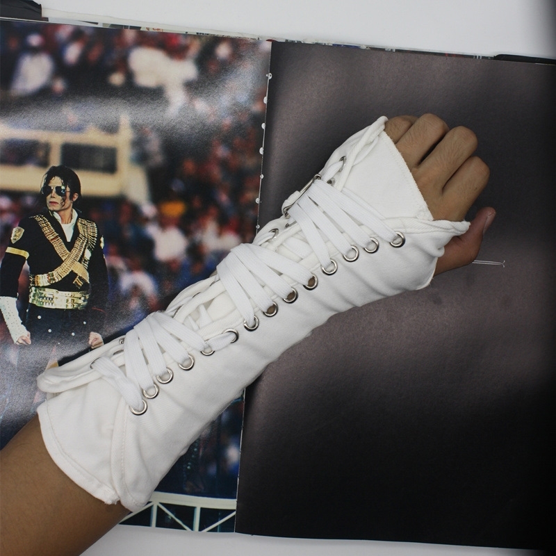 MJ Michael Jackson collection Black White BAD Punk Cotton Adjustable ArmBrace Glove Performance Show Party Y200110, Blue;gray
MJ Michael Jackson collection Black White BAD Punk Cotton Adjustable ArmBrace Glove Performance Show Party Y200110, Blue;gray