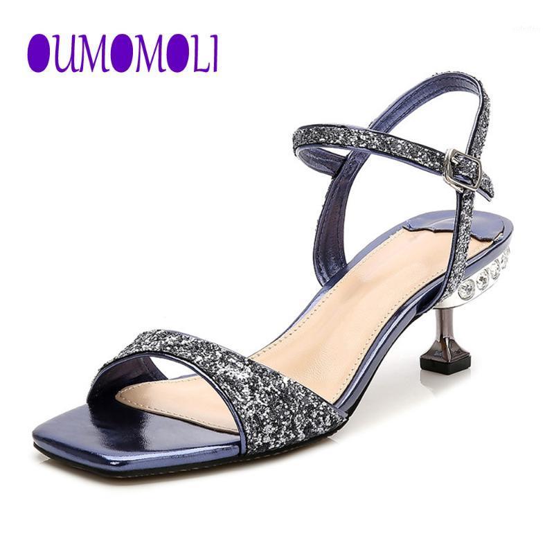 2020 fashion new Latin Dance Shoes Women Rhinestone Salsa Glitter Ballroom Sandals Party Dancing Shoes Flare Heel blue Q3631
2020 fashion new Latin Dance Shoes Women Rhinestone Salsa Glitter Ballroom Sandals Party Dancing Shoes Flare Heel blue Q3631