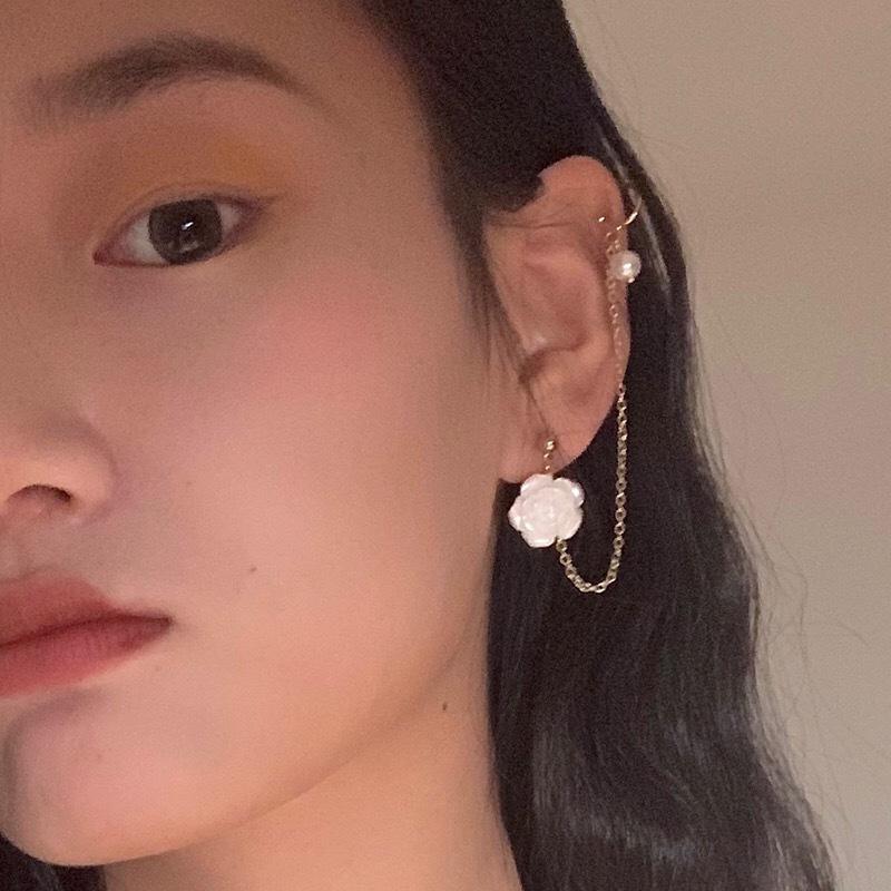 2020 Kpop Vintage Aesthetic Gothic Asymmetric White Flower Gold Chain Pendant Earrings For Women Egirl Party Accessories Jewelry
2020 Kpop Vintage Aesthetic Gothic Asymmetric White Flower Gold Chain Pendant Earrings For Women Egirl Party Accessories Jewelry