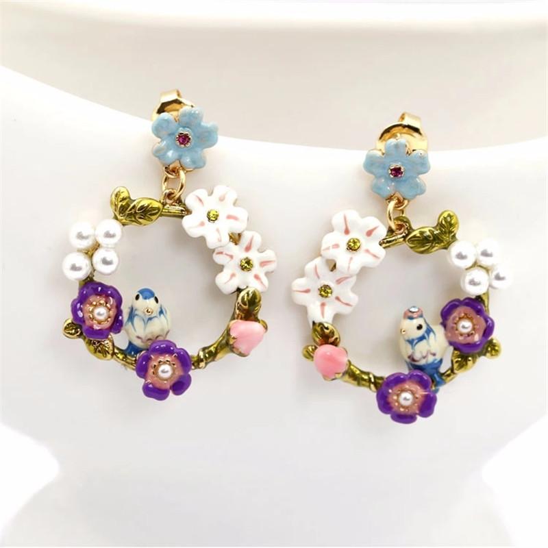 Lovebird Series Blue Tit Earrings Colorful Flower Pearl Asymmetric Pastoral Circle Earings Enamel Hand Plained Luxury Jewelry
Lovebird Series Blue Tit Earrings Colorful Flower Pearl Asymmetric Pastoral Circle Earings Enamel Hand Plained Luxury Jewelry