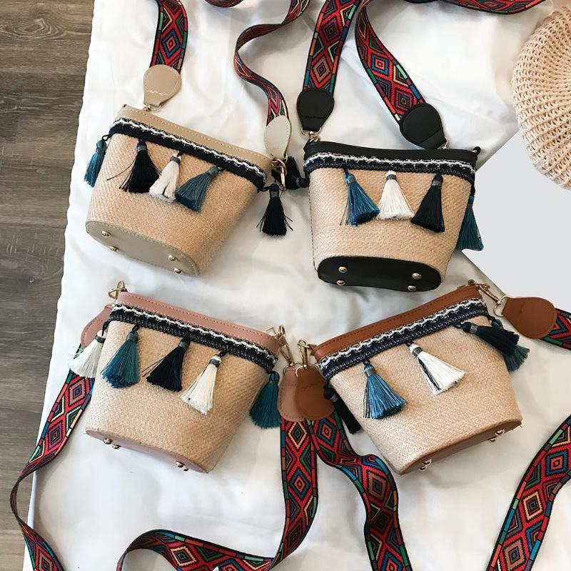 Fashion Straw Shoulder Bag Boho Summer Straw Crossbody Women Weave Wide Shoulder Strap Messenger Rattan Bag for Birthday Gift, Black
Fashion Straw Shoulder Bag Boho Summer Straw Crossbody Women Weave Wide Shoulder Strap Messenger Rattan Bag for Birthday Gift, Black
