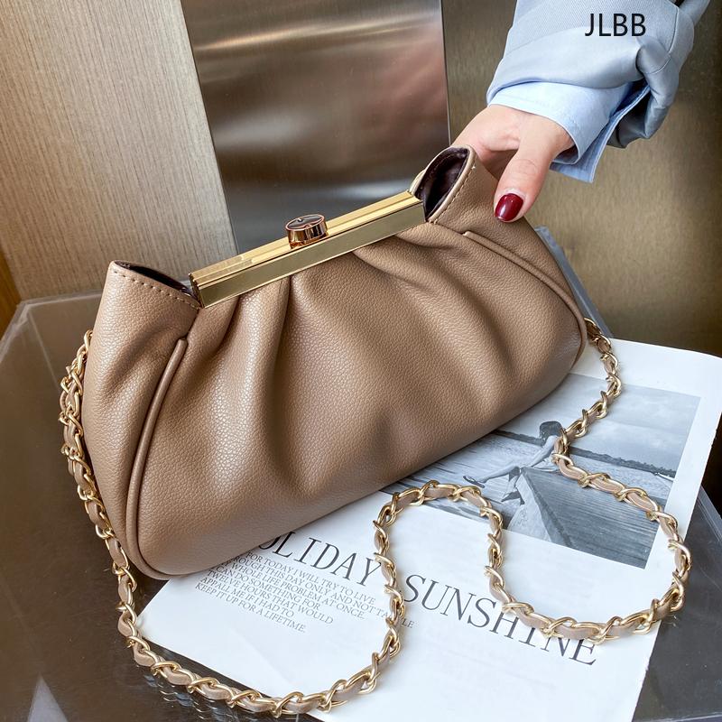 Metal Clip 2021 Women's Bag Fashion Chain Dumpling Small Vintage Shoulder Bags Designer Handbags Soft PU Leather Solid, Beige bag
Metal Clip 2021 Women's Bag Fashion Chain Dumpling Small Vintage Shoulder Bags Designer Handbags Soft PU Leather Solid, Beige bag
