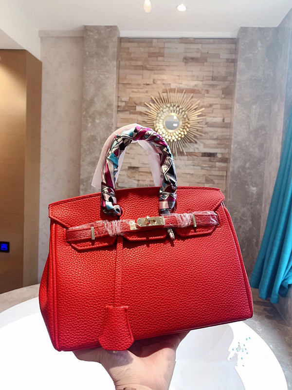 2020 Hot highest quality luxurys designers bags women handbags shoulder bag messenger Shopping bag pockets Cosmetic Bags cross body bag 25CM, Red
2020 Hot highest quality luxurys designers bags women handbags shoulder bag messenger Shopping bag pockets Cosmetic Bags cross body bag 25CM, Red