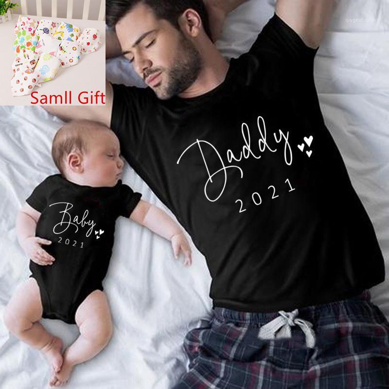 Funny Daddy and Baby 2021 Print Family Matching Clithing Balck Cotton Matching Family Look Outfits for Dad Son Daughter Tshirt1, Qz0048
Funny Daddy and Baby 2021 Print Family Matching Clithing Balck Cotton Matching Family Look Outfits for Dad Son Daughter Tshirt1, Qz0048