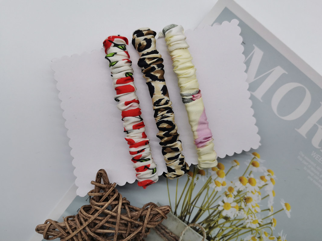 100% Pure Silk Hair Scrunchie Women Small Hair Bands Cute Scrunchie Pure Silk Sold by one pack of 3pcs 201021