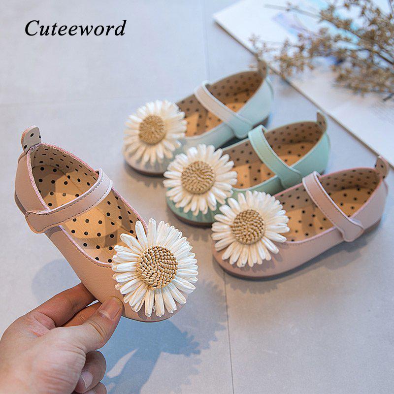 Children Girls Leather Shoes Spring and Autumn New Sun Flower Princess Girls Shoes Soft Bottom Comfortable Kids Casual, Beige
Children Girls Leather Shoes Spring and Autumn New Sun Flower Princess Girls Shoes Soft Bottom Comfortable Kids Casual, Beige