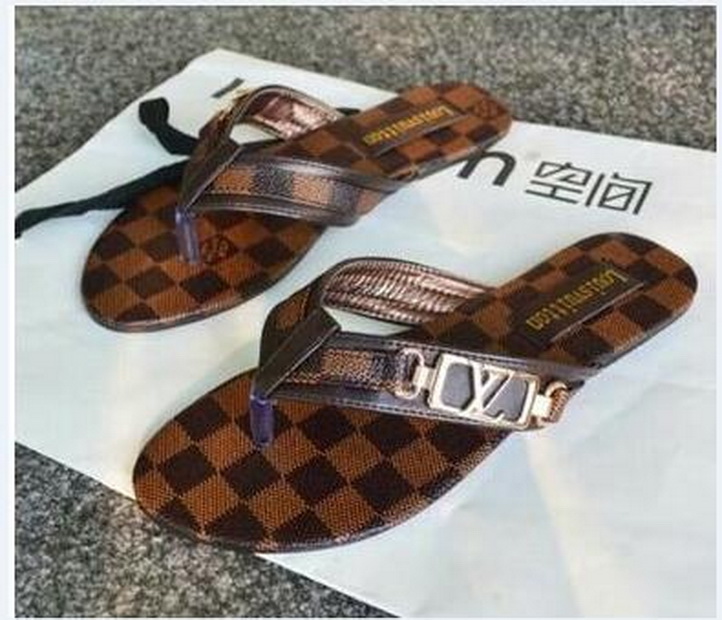 032 Summer Sandals Women Beach Shoes 2020 Fashion Woman Slide Sandals Ladies Flat Shoes Slip on Sandles Femme Designer size35-42, Black
032 Summer Sandals Women Beach Shoes 2020 Fashion Woman Slide Sandals Ladies Flat Shoes Slip on Sandles Femme Designer size35-42, Black