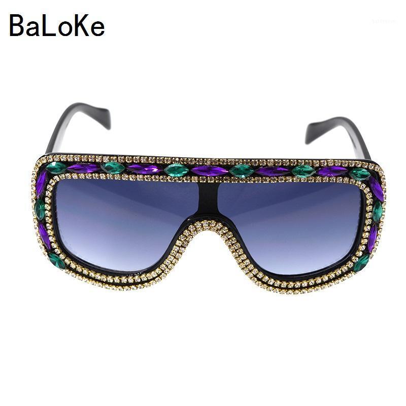 Baroque Retro Square Sunglass women Brand Designer Charm Crystal Ladies sunglasses Summer Sun Beach Flower Sunglasses Decoration1
Baroque Retro Square Sunglass women Brand Designer Charm Crystal Ladies sunglasses Summer Sun Beach Flower Sunglasses Decoration1