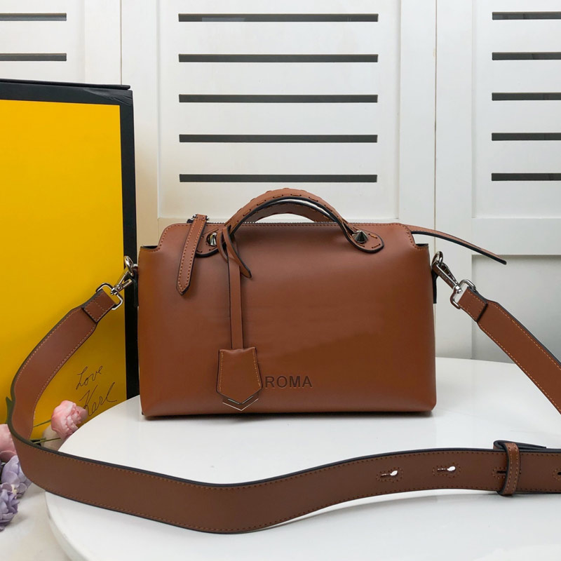 2021 Boston Handbag Crossbody Bags Cowhide Detachable Wide Shoulder Strap Hot Stamping Letter Pattern Simplicity Lady Shoulder Bags Wallets
2021 Boston Handbag Crossbody Bags Cowhide Detachable Wide Shoulder Strap Hot Stamping Letter Pattern Simplicity Lady Shoulder Bags Wallets