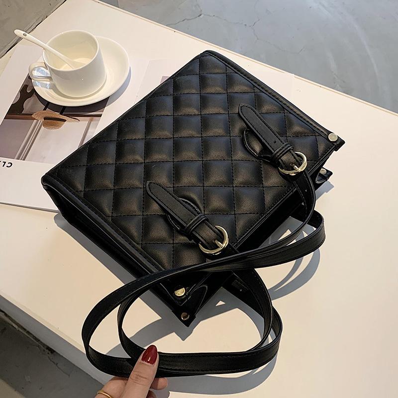 Designer PU Leather Crossbody Bags for Women 2021 Winter Fashion Shoulder Bag Lady Luxury Small Handbags and Purses, Black
Designer PU Leather Crossbody Bags for Women 2021 Winter Fashion Shoulder Bag Lady Luxury Small Handbags and Purses, Black