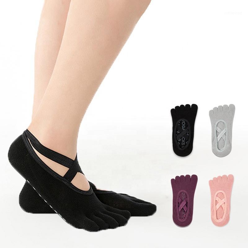 5 Finger Fingerless Women Yoga Socks Non Slip PVC Dots Fitness Ballet Sock Ladies Brethable Socks for Dance Pilates Workout1, Black
5 Finger Fingerless Women Yoga Socks Non Slip PVC Dots Fitness Ballet Sock Ladies Brethable Socks for Dance Pilates Workout1, Black