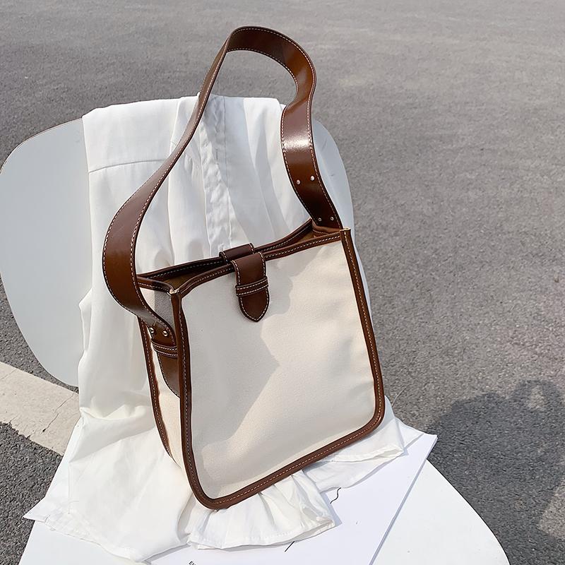 Casual canvas Women Shoulder Bags Korean crossbody Bags For female Bucket Lady Handbags With Wide Belt Travel Large, Beige
Casual canvas Women Shoulder Bags Korean crossbody Bags For female Bucket Lady Handbags With Wide Belt Travel Large, Beige