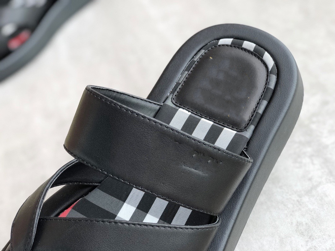 classic designer woman slippers with box men slipper gear bottoms flip flops women luxury sandals fashion causal Leather thong sandal 0521, 06
classic designer woman slippers with box men slipper gear bottoms flip flops women luxury sandals fashion causal Leather thong sandal 0521, 06