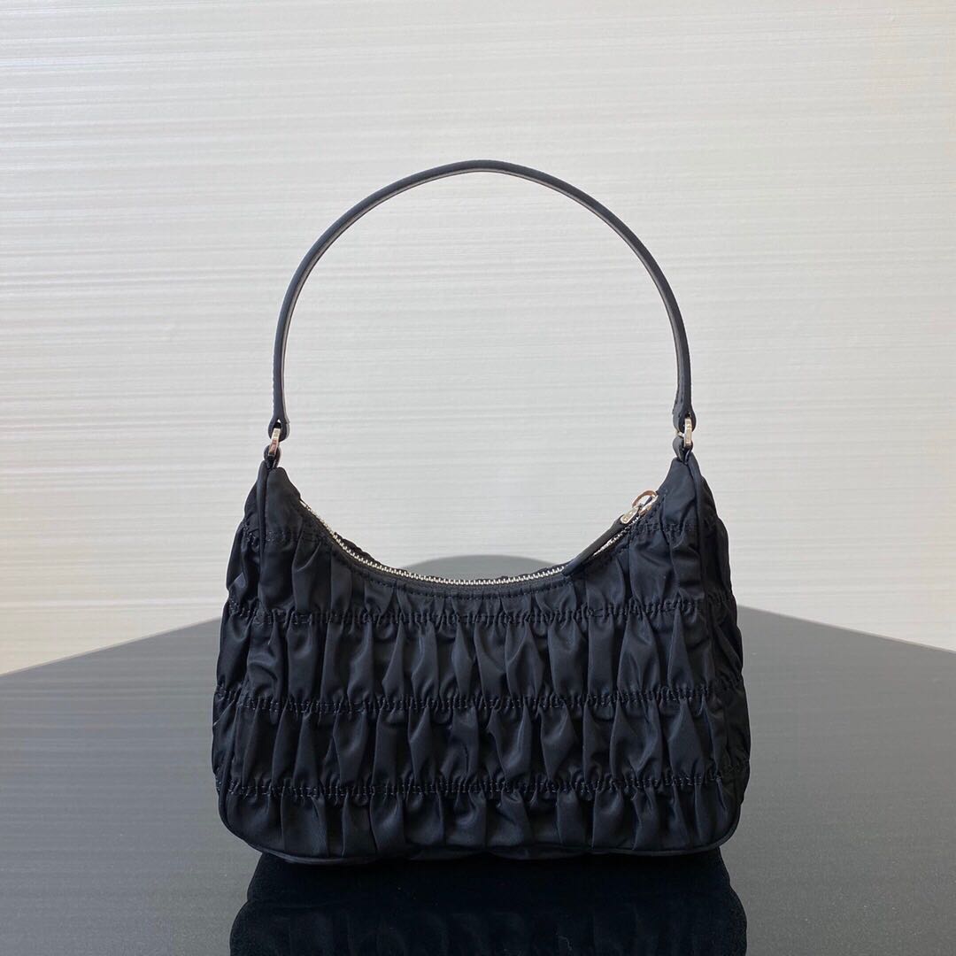 Pleated hobo shoulder bag for women Chest pack lady Tote chains handbags presbyopic pleated purse messenger bag handbags canvas wholesale, Ribbon(nor for sale separetely)
Pleated hobo shoulder bag for women Chest pack lady Tote chains handbags presbyopic pleated purse messenger bag handbags canvas wholesale, Ribbon(nor for sale separetely)