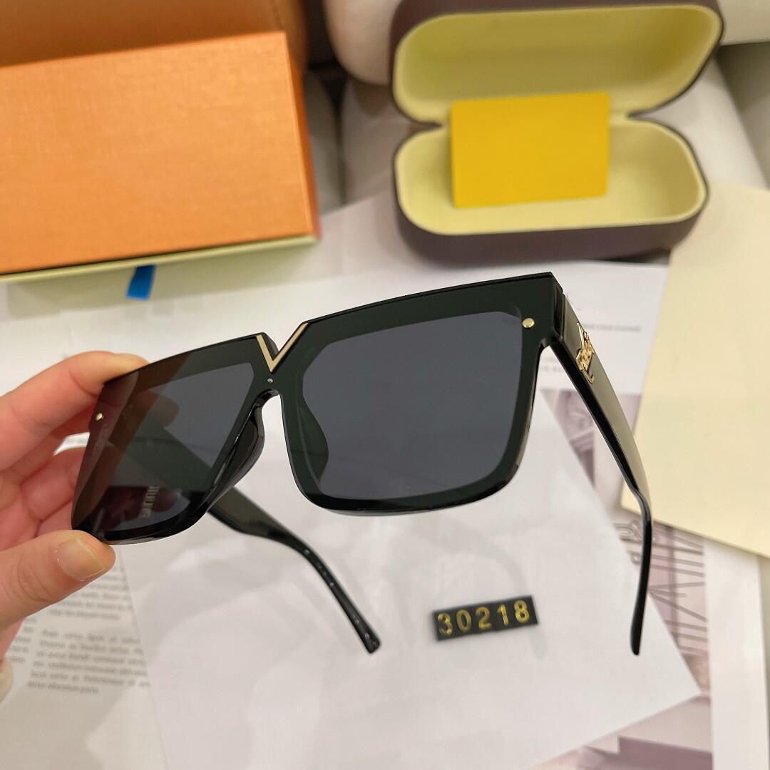 Fashion Sunglasses Man Woman Goggle Beach Square Sun glasses UV400 5 Color Optional Top Quality 30218
Fashion Sunglasses Man Woman Goggle Beach Square Sun glasses UV400 5 Color Optional Top Quality 30218