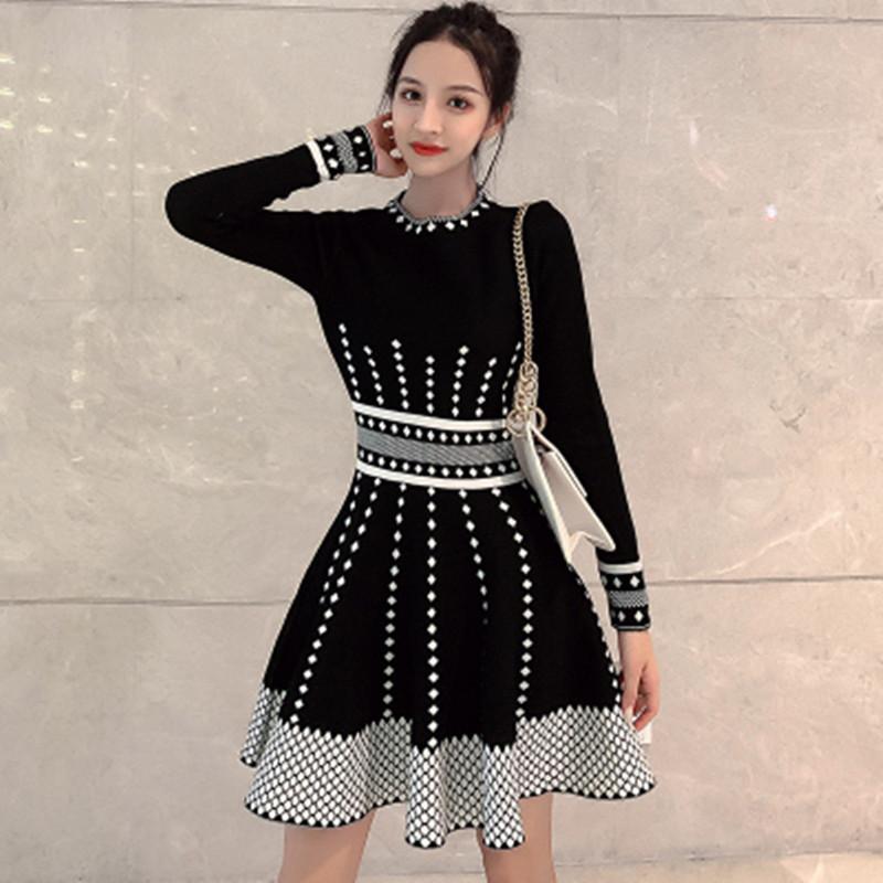 2020 New High Quality autumn long sleeve Fashion Knitted Dress Women Slim Holiday Dresses Vestidos, Black
2020 New High Quality autumn long sleeve Fashion Knitted Dress Women Slim Holiday Dresses Vestidos, Black