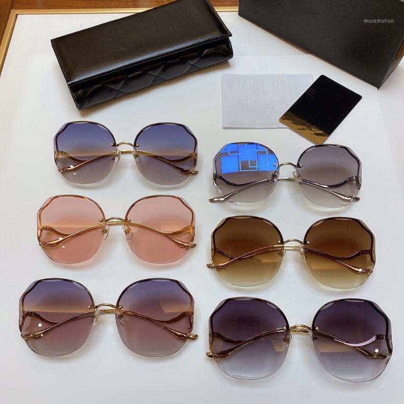 Brand Designer Women's Sunglasses Round Frame Glasses 2020 New Fashion Trend Women's Sunglasses Wave Mirror Legs1
Brand Designer Women's Sunglasses Round Frame Glasses 2020 New Fashion Trend Women's Sunglasses Wave Mirror Legs1